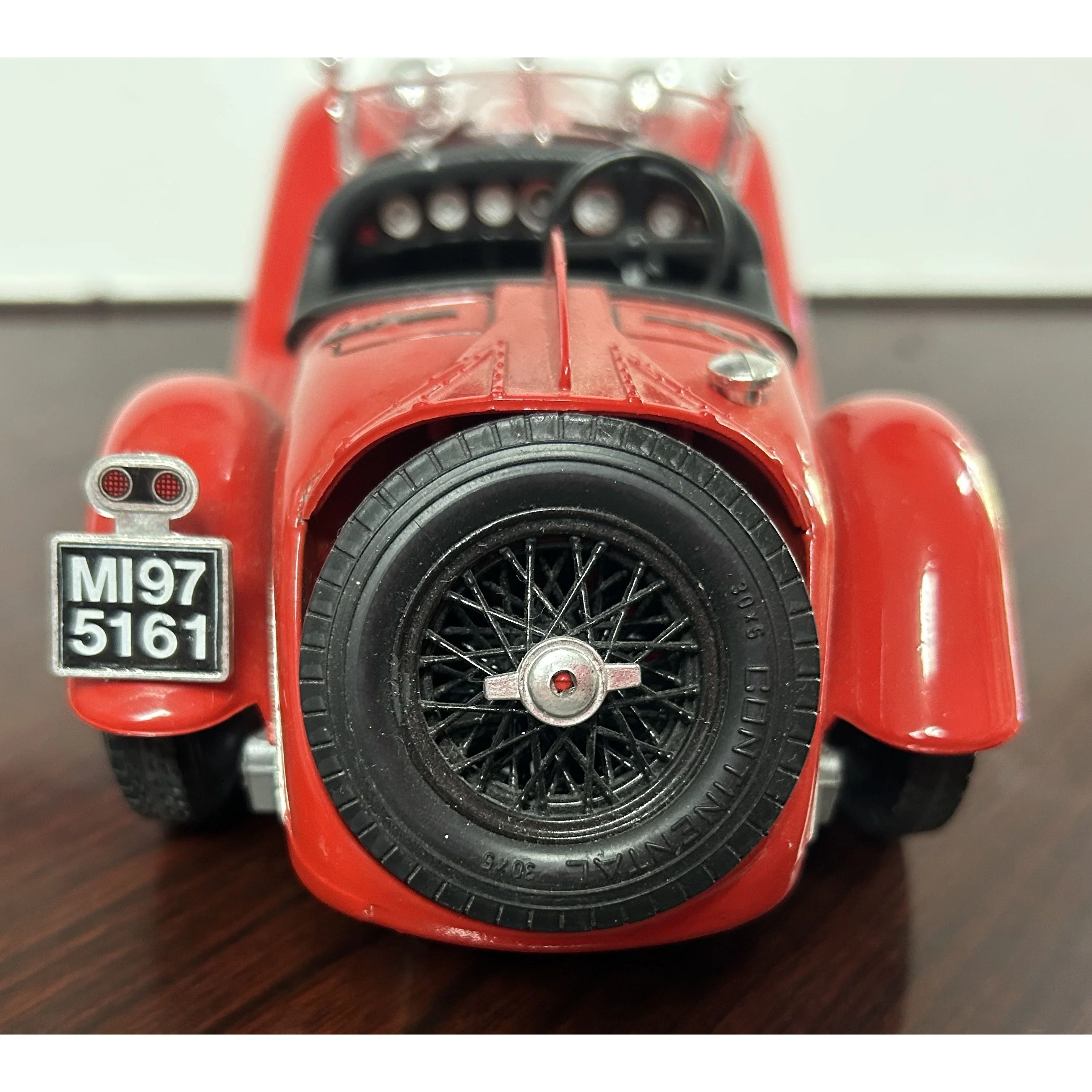 1/18 Scale Bburago 1932 Alfa Romeo 2300 Spider - Image 4