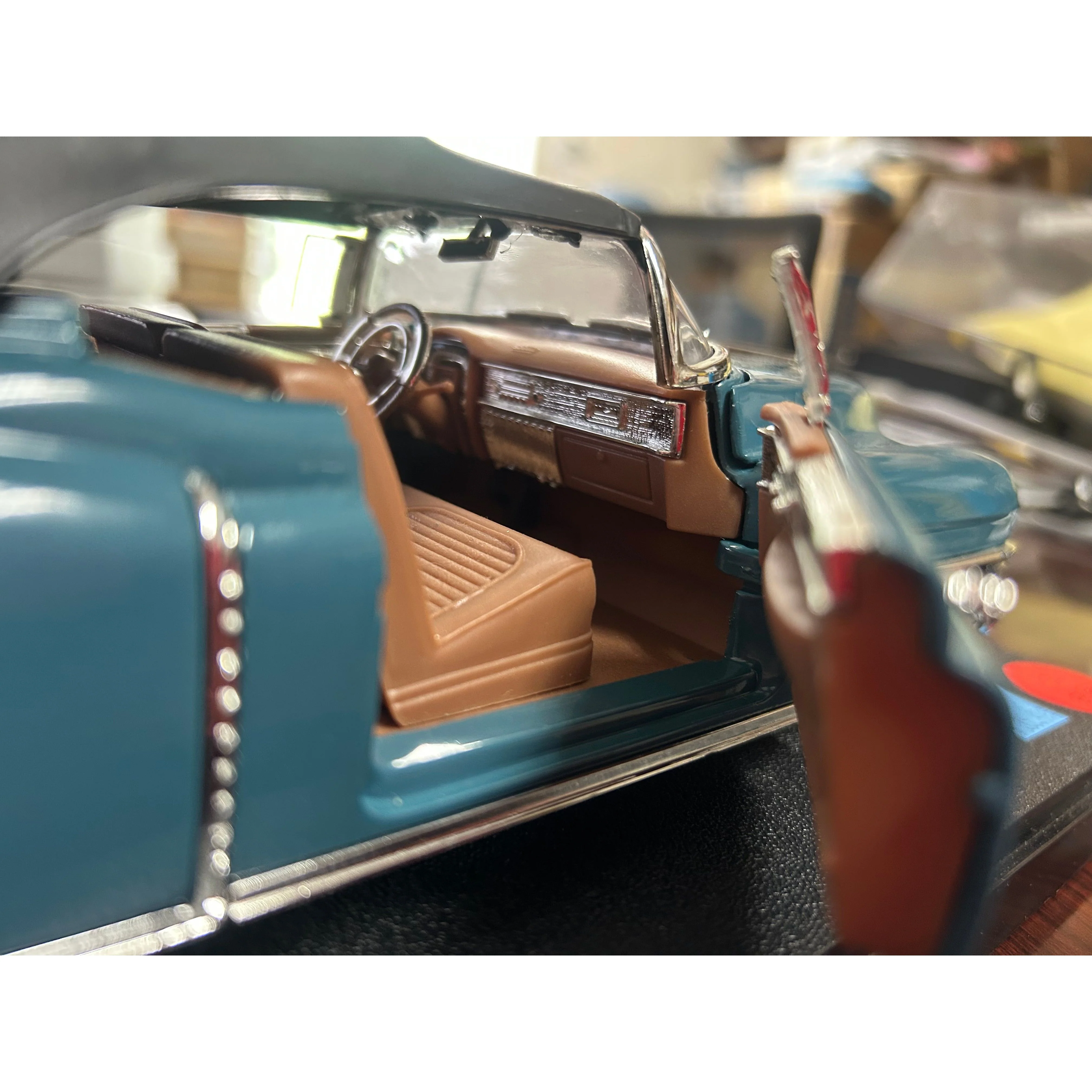 1/18 Scale Onso 1949 Cadillac Eldorado - Image 4