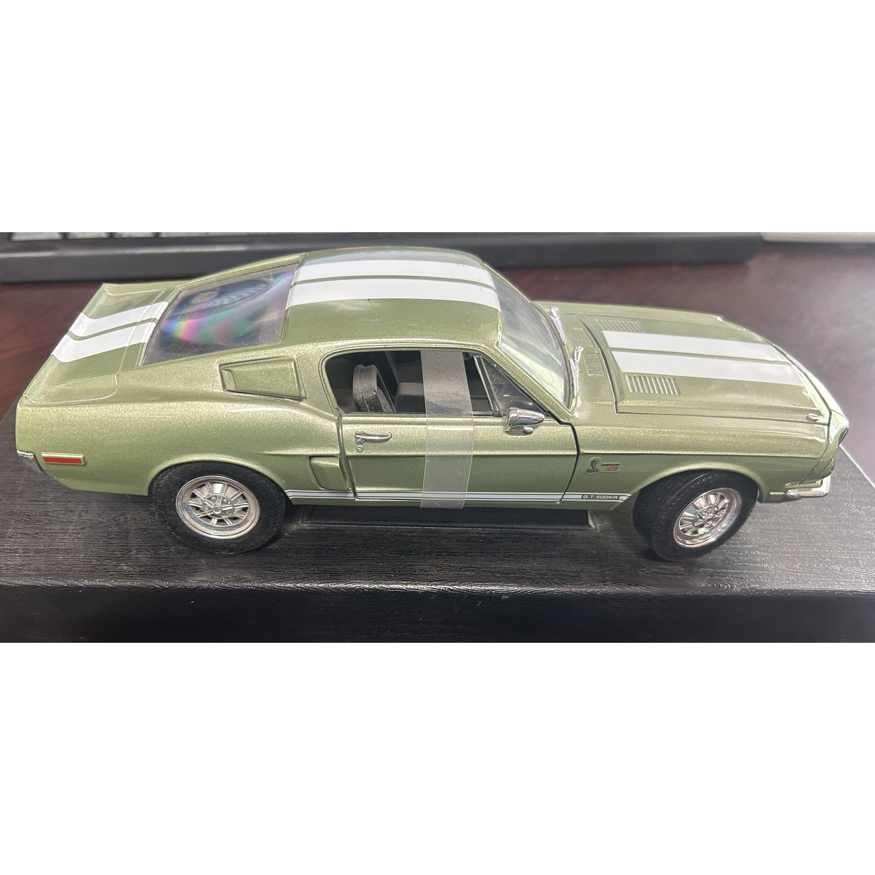 1/18 Scale Road Legends 1968 Shelby GT 500-KR - Image 2