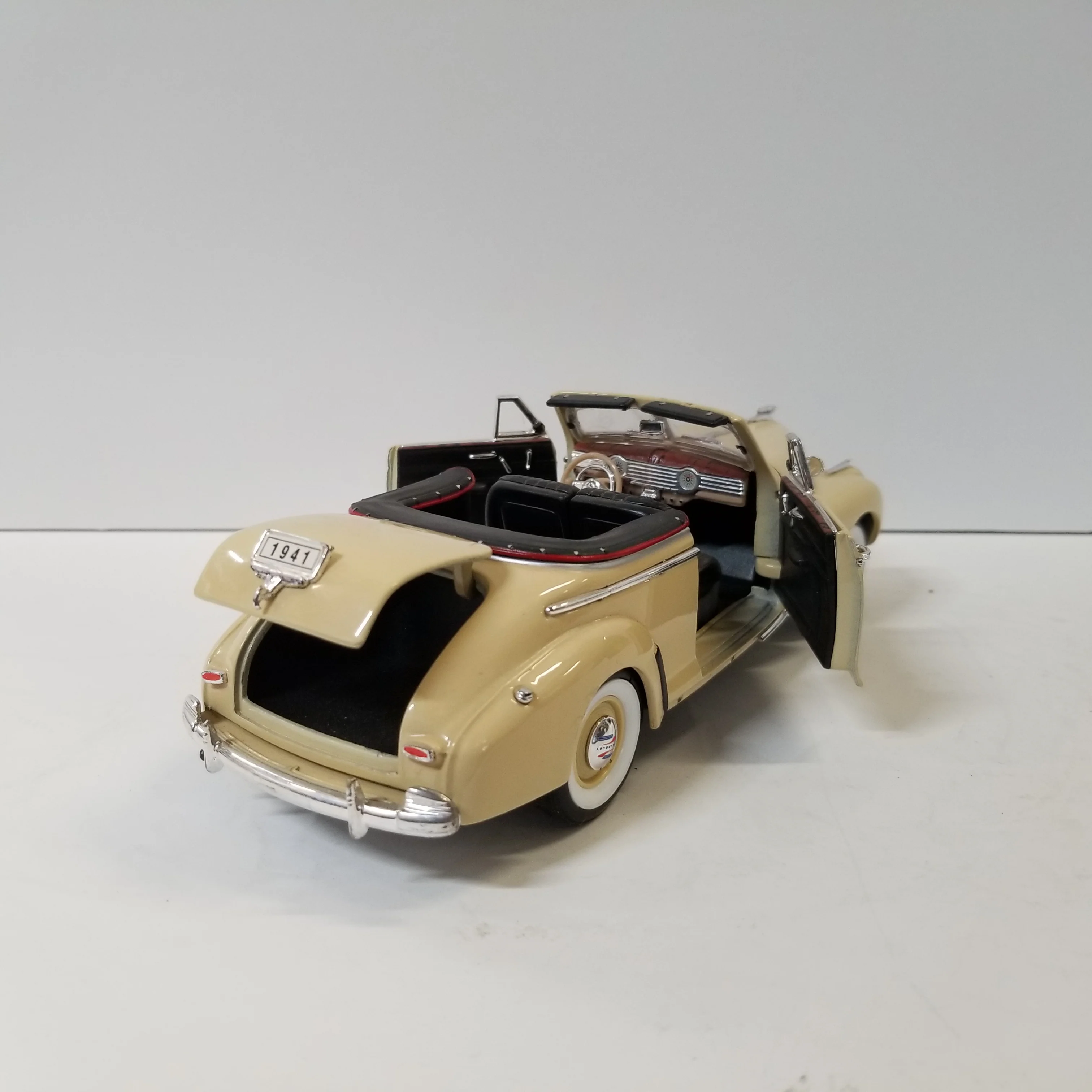1/24 Scale Welly Toys 1941 Chevrolet Special Edition - Image 3