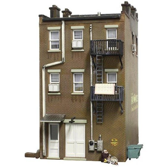 BR5051 HO Built-Up Betty's Burning Building - Image 2