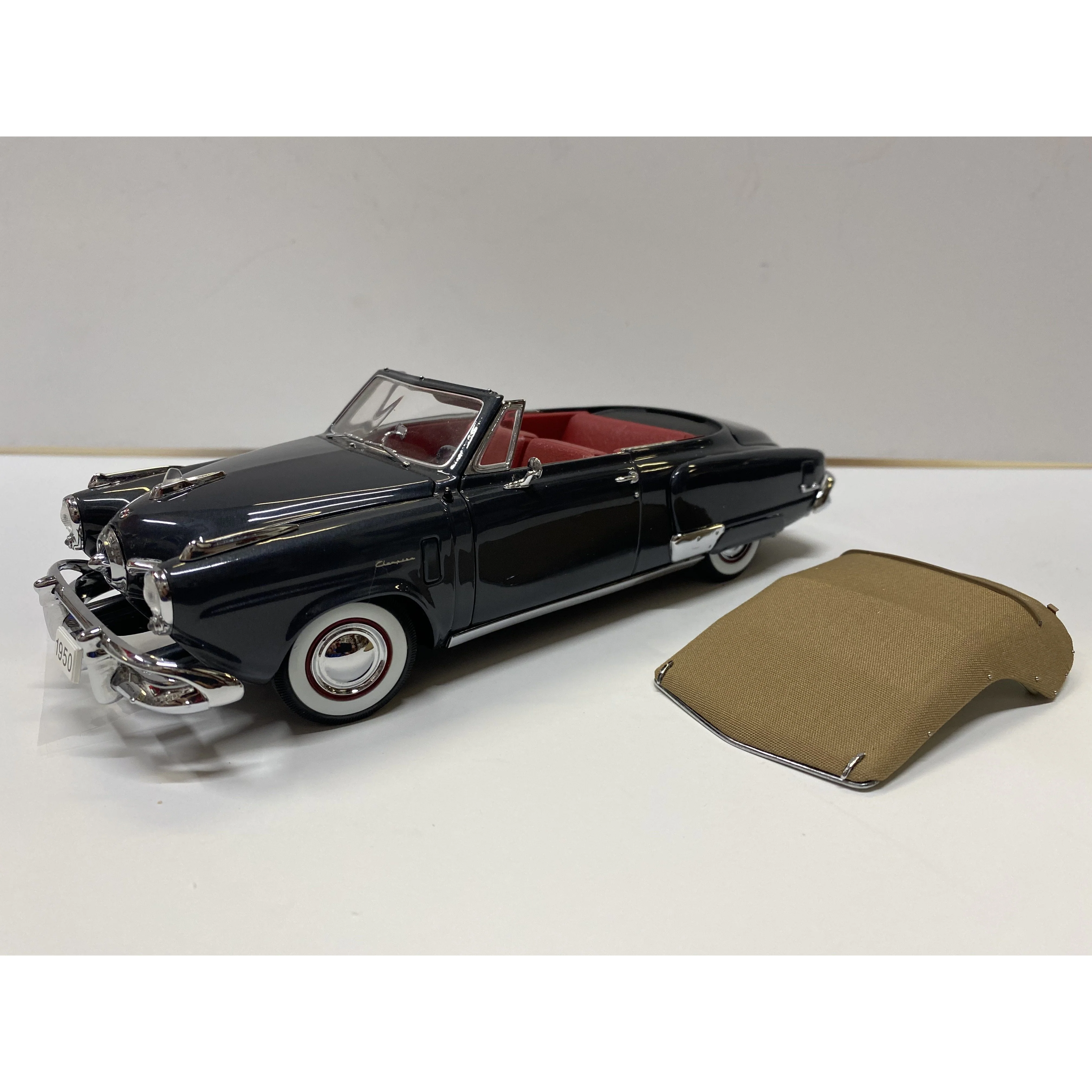 Danbury Mint 1950 Studebaker 1:24 Diecast Car - Image 5
