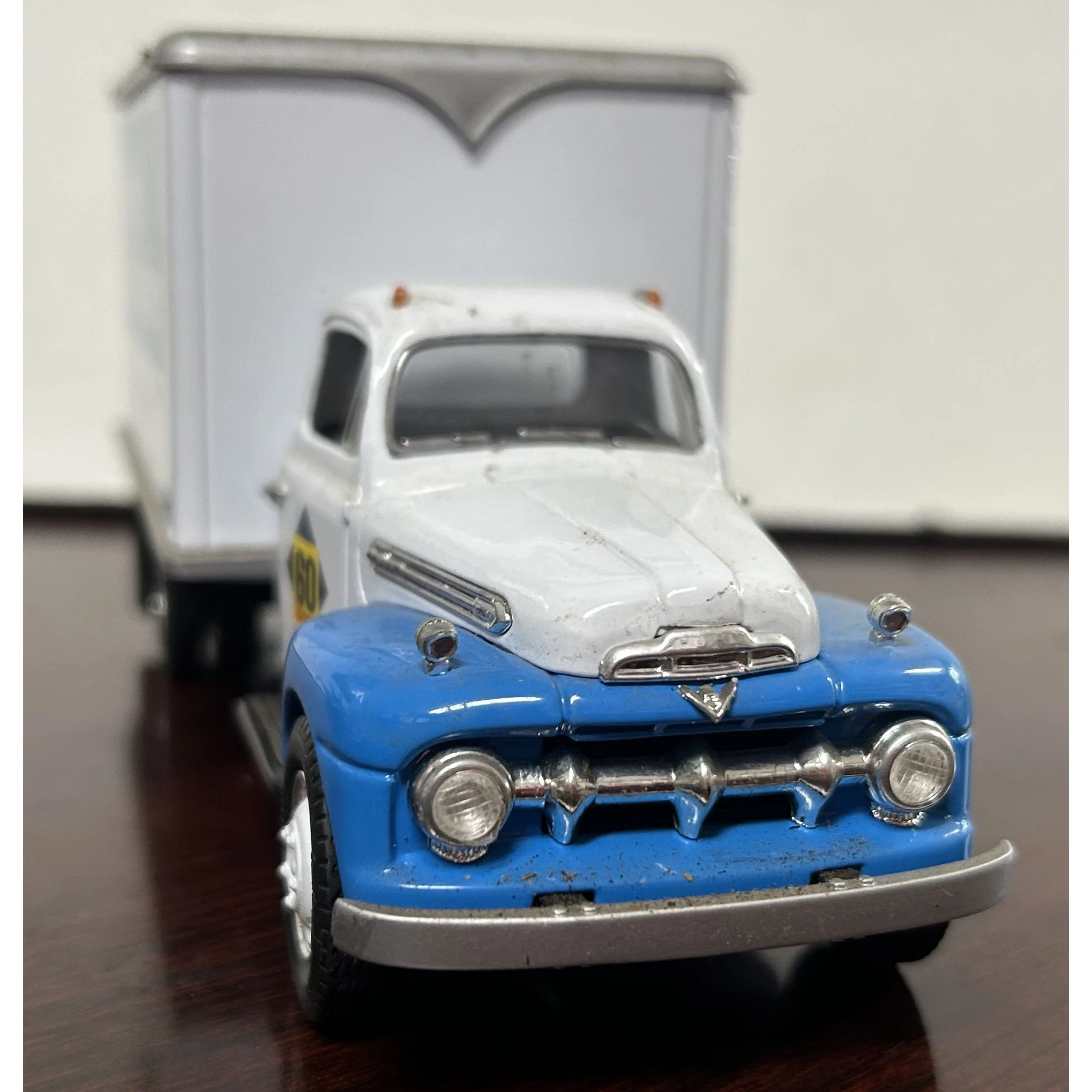First Gear 1/34 Scale 1951 Ford Delivery Truck for Model Railroader - Image 2