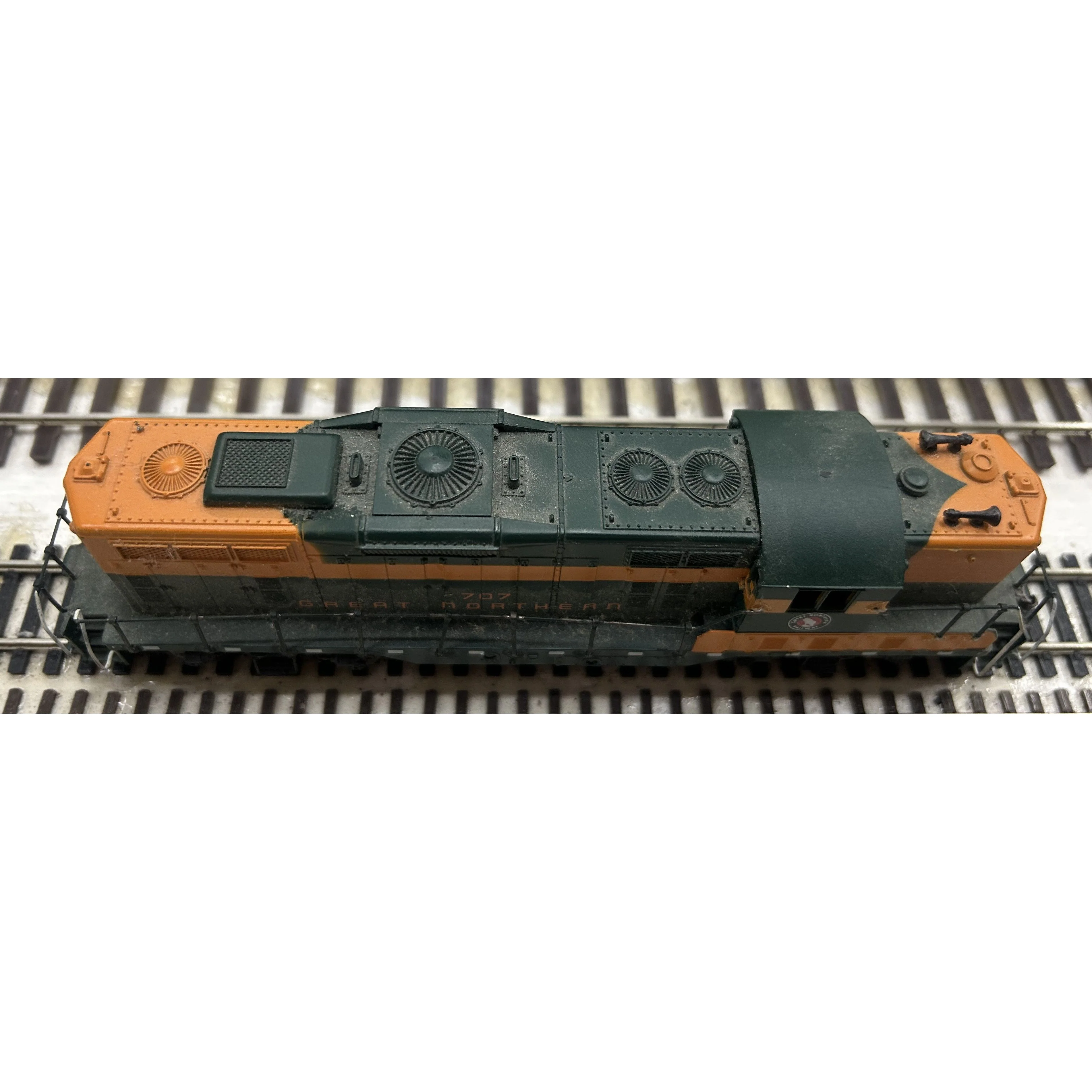 HO Scale Athearn Great Northern GP-9 Blue Box - Image 3