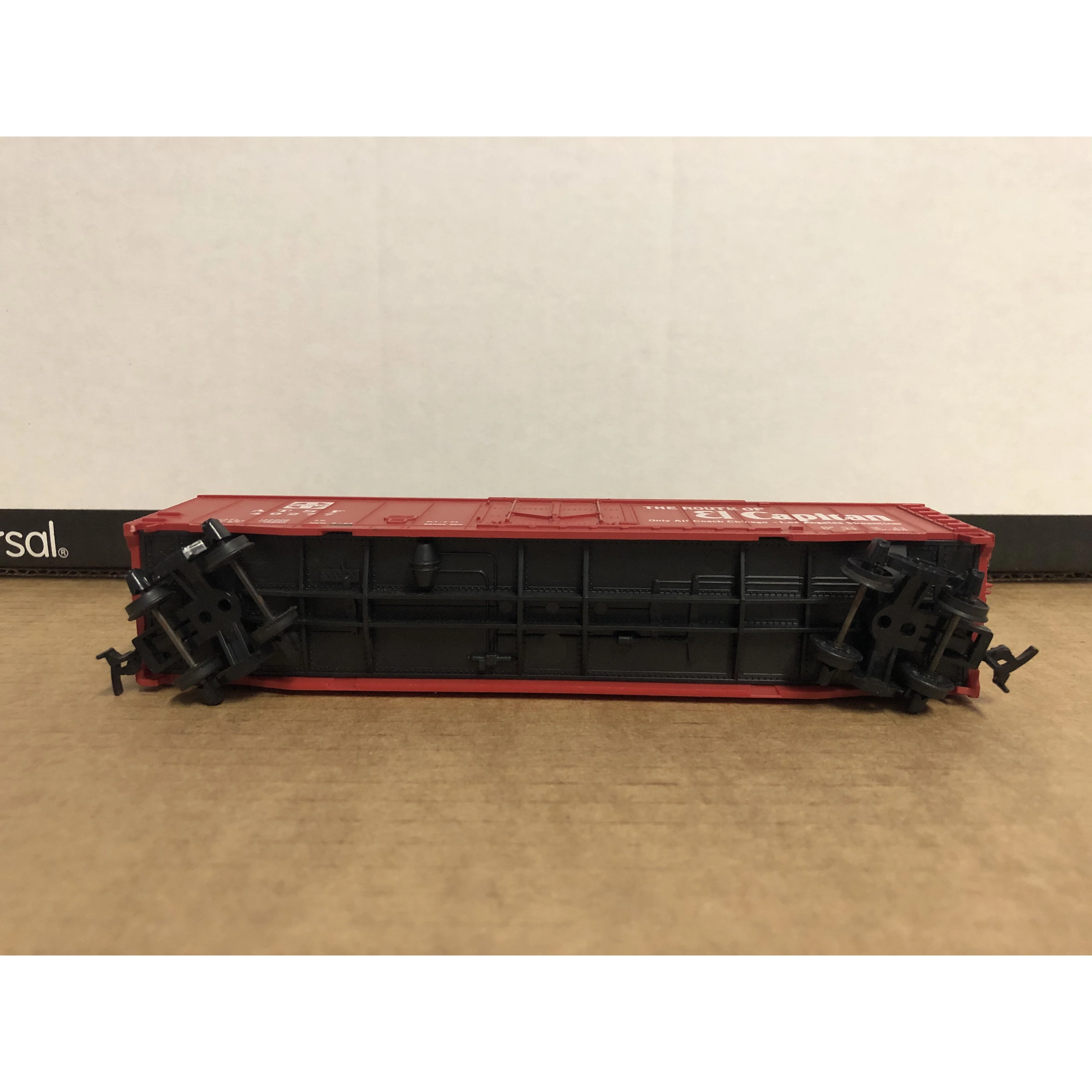 HO Scale Tyco 50' ATSF El Capitan Box Car - Image 2