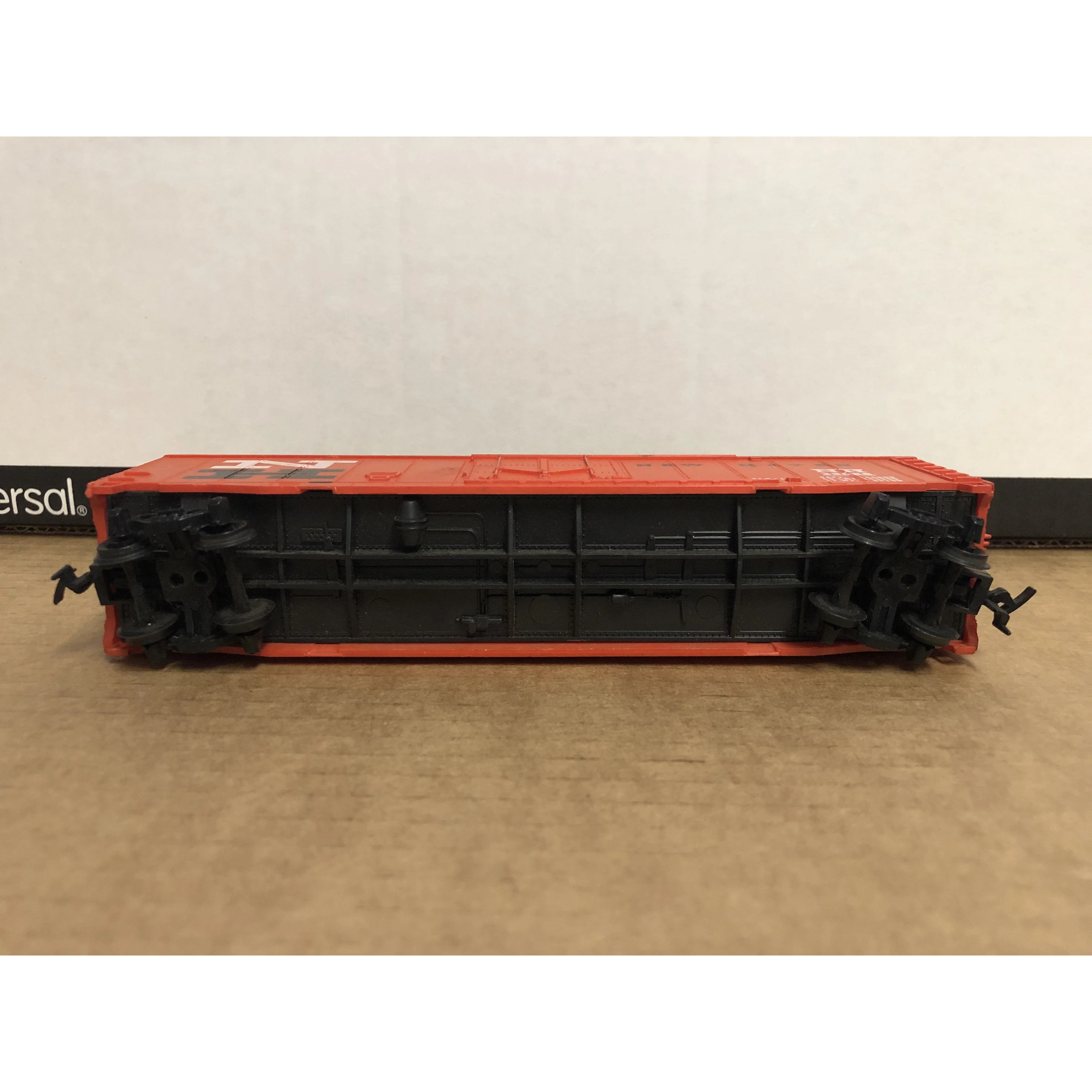 HO Scale Tyco 50' New Haven Box Car - Image 2