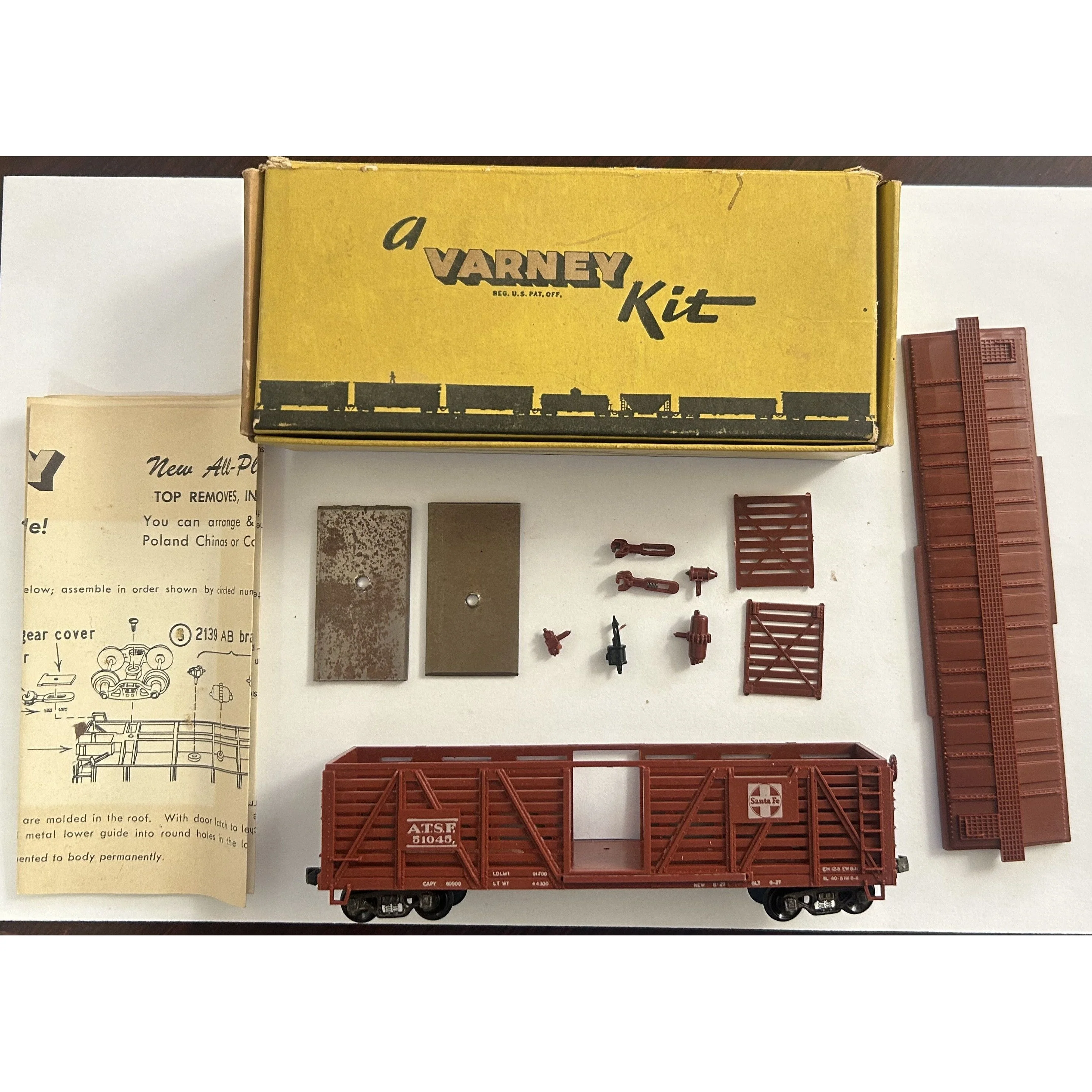 HO Scale Varney ATSF Stock Car