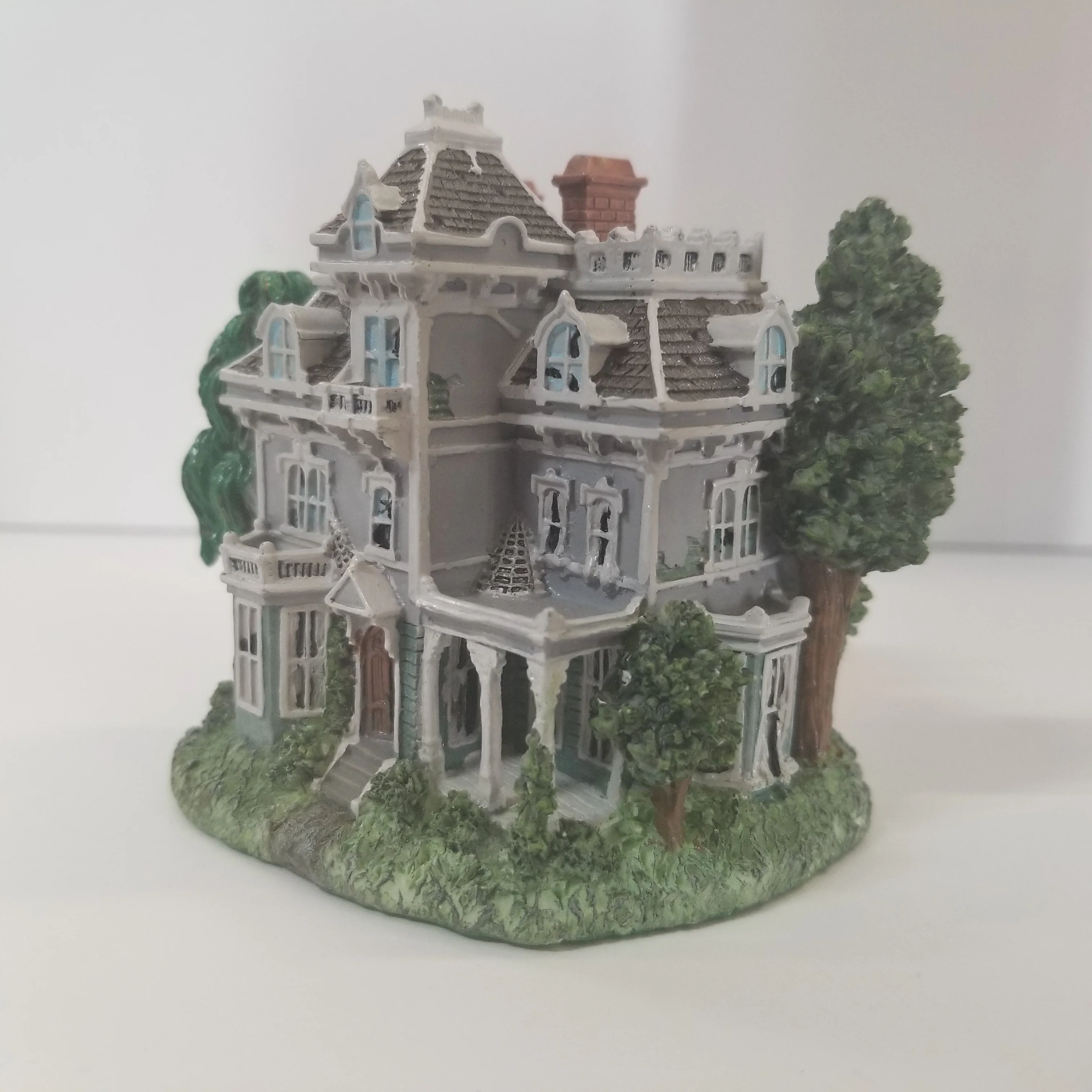 Liberty Falls Collection No.AH227 Haunted House