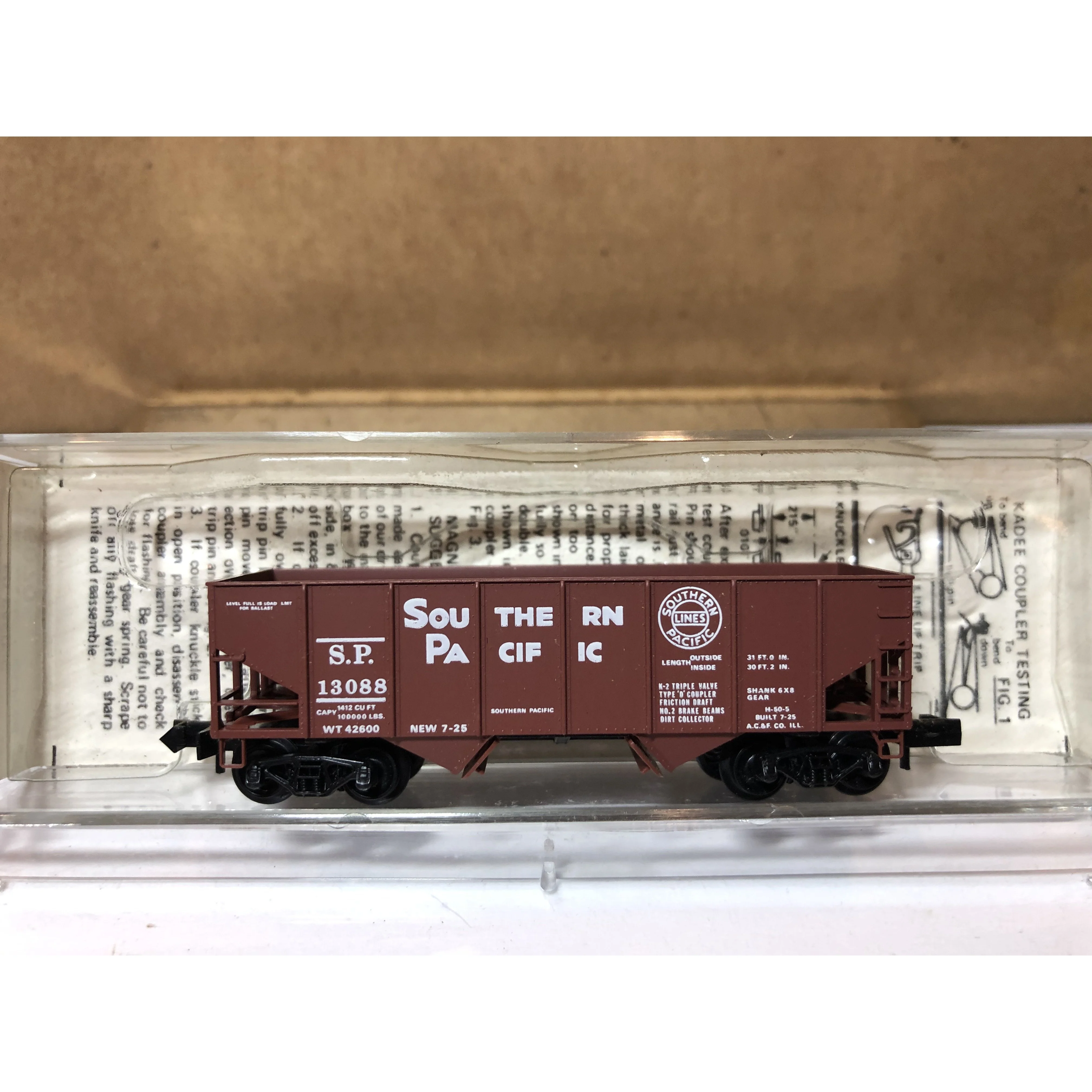 N Scale 56070 Kadee Southern Pacific 33' Rib Side Twin Hopper #13088