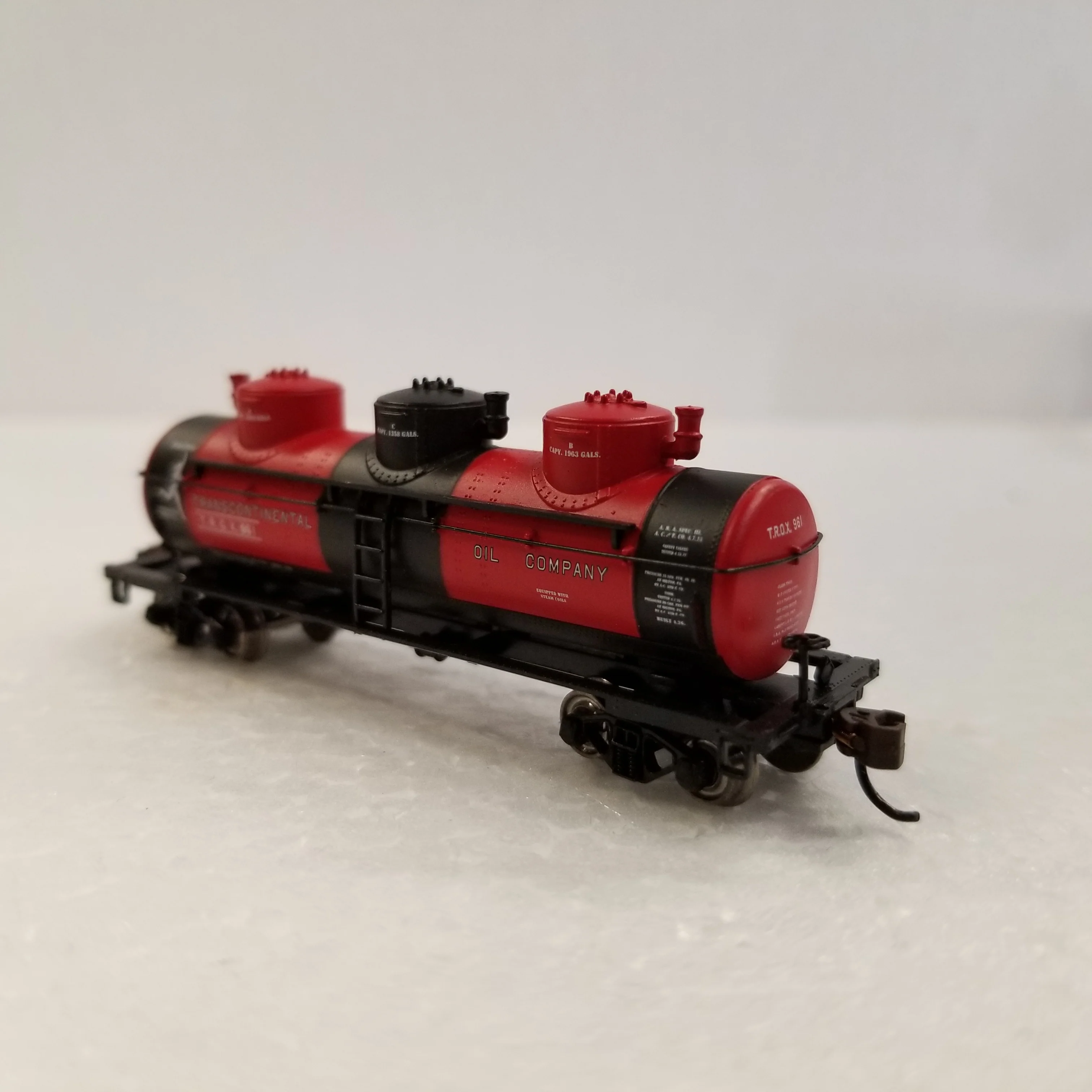 N Scale Bachmann No.17154 3 Dome Tank Car Transcontinental Oil Co. No.961 - Image 2