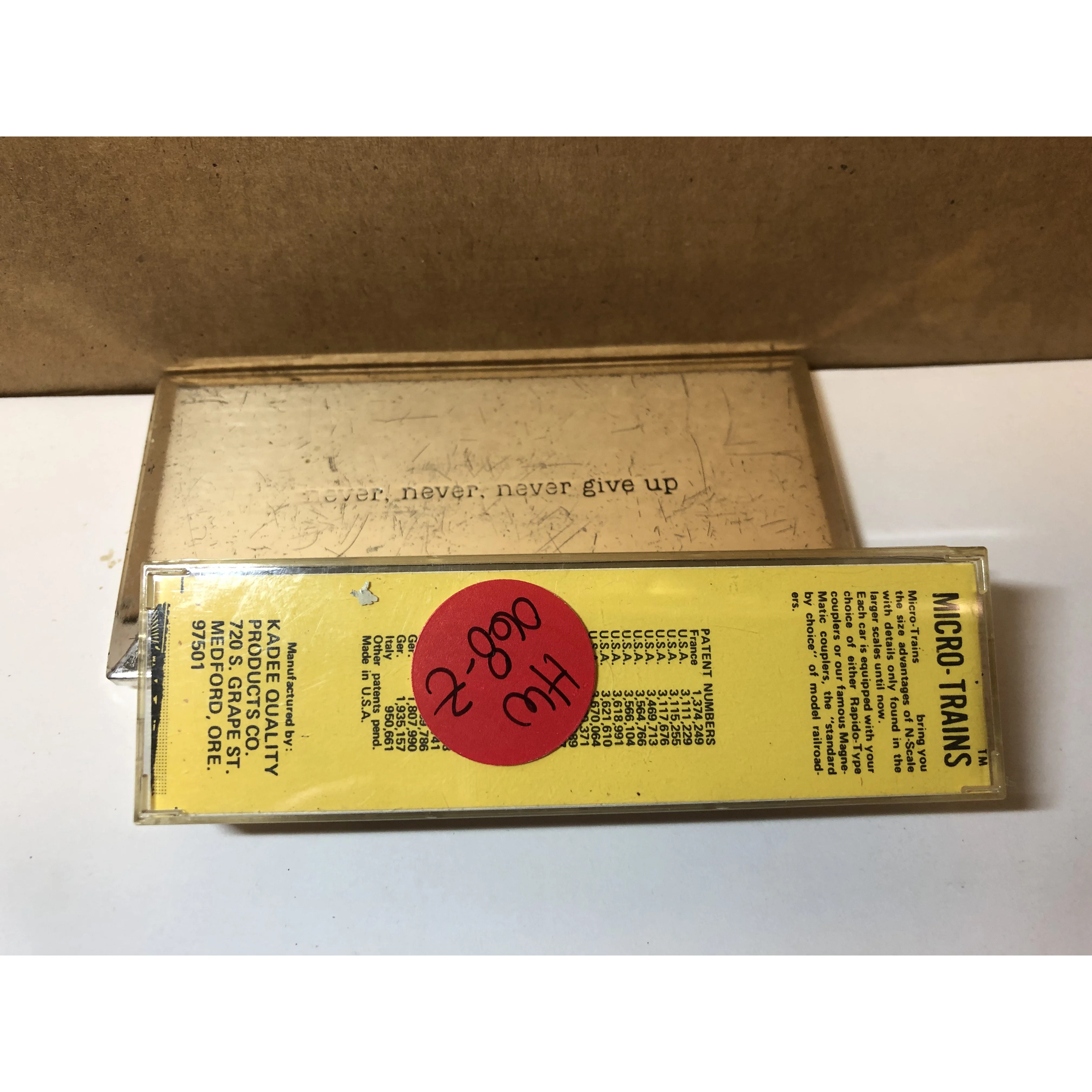 N Scale Kadee 29021 Sierra Railraod 1-1/2 Door Outside Braced 40' Boxcar - Image 3