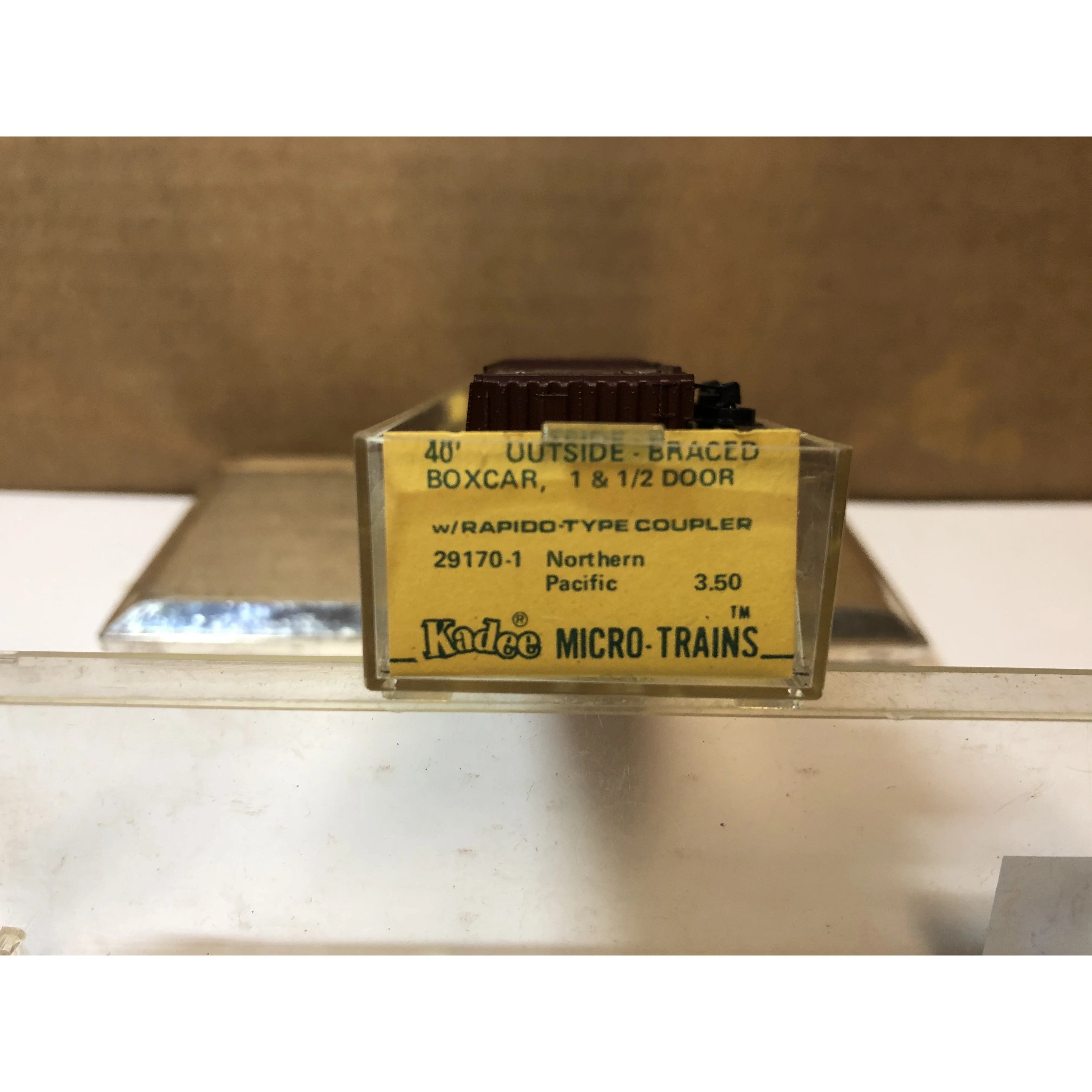 N Scale Kadee 29170-1 Northern Pacific Combination Door 40' Boxcar - Image 2