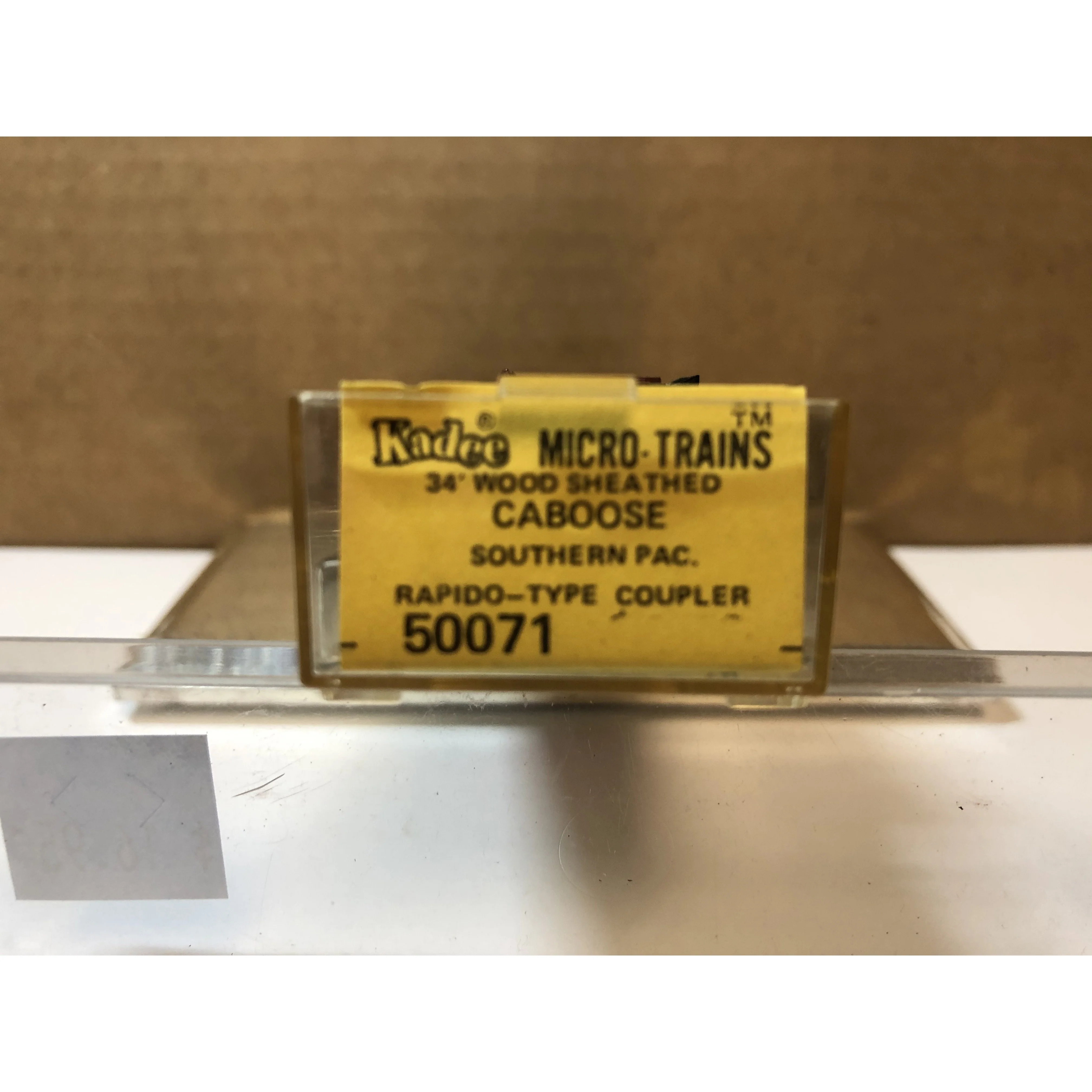 N Scale Kadee 50071 Southern Pacific 34' Wood Sheathed Caboose #711 - Image 2