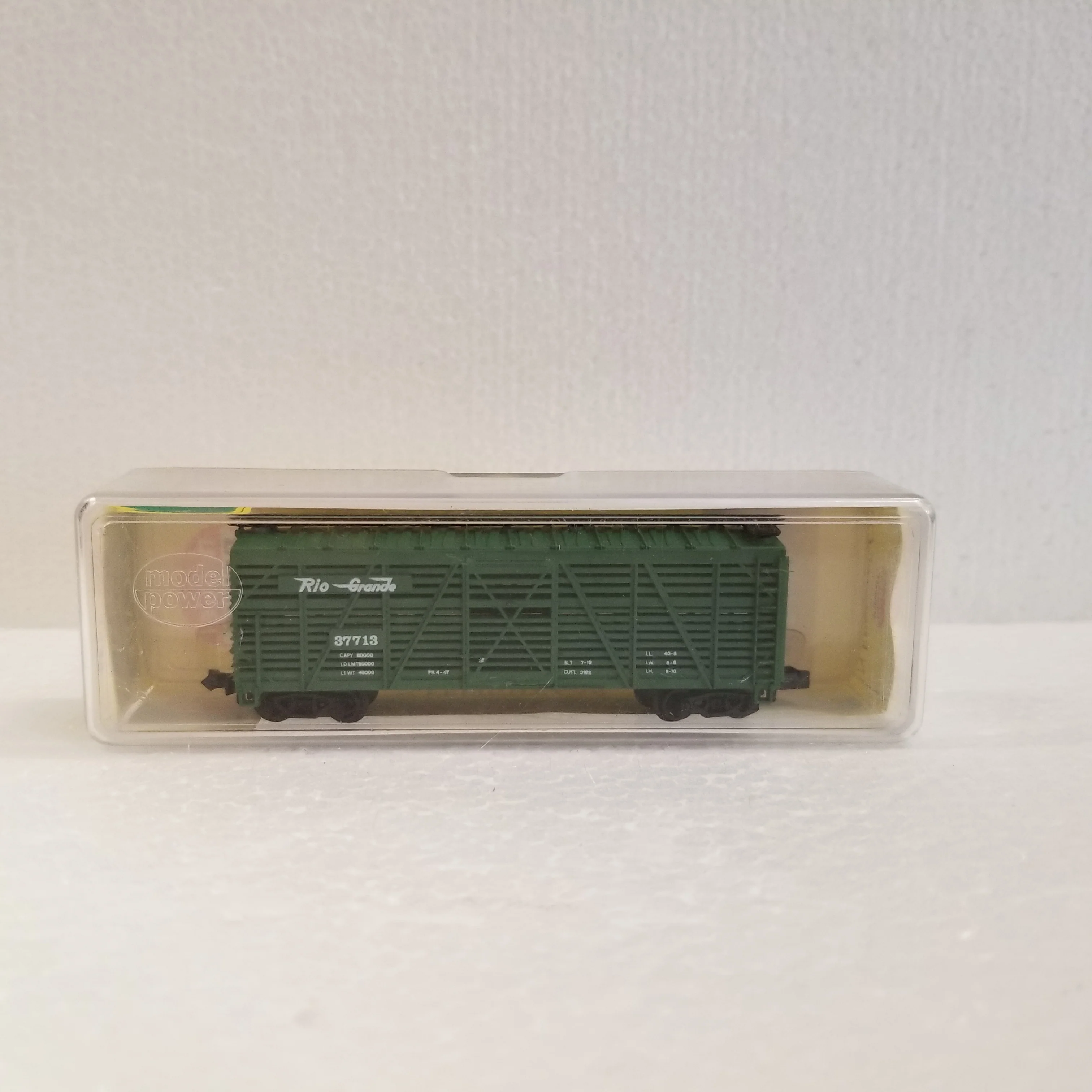 N Scale Model Power Rio Grande 37713 Stock Car - Image 3