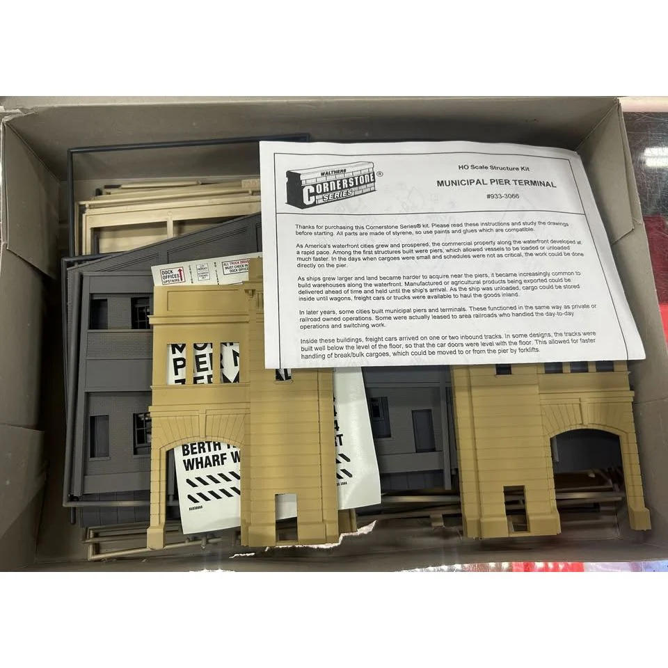 NEW HO Scale Walthers Cornerstone Municipal Pier Terminal - Image 2